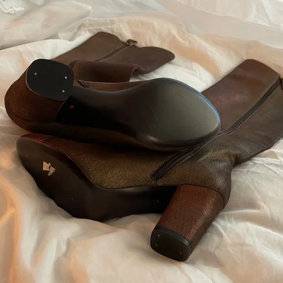 NWOT - Brown Chanel Iridescent boots - Picture 2 of 9